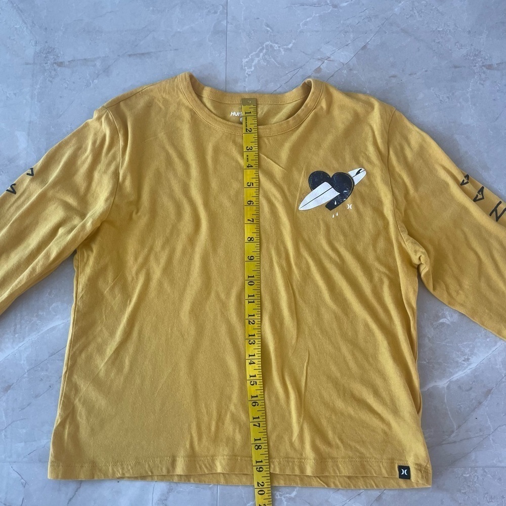 Hurley Tshirt Size Sm Color Yellow Long Sleeve Men UPF Athletic Top Logo Front - Picture 2 of 8